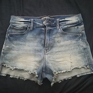 Express Ultimate Stretch Shortie High Rise Size 8